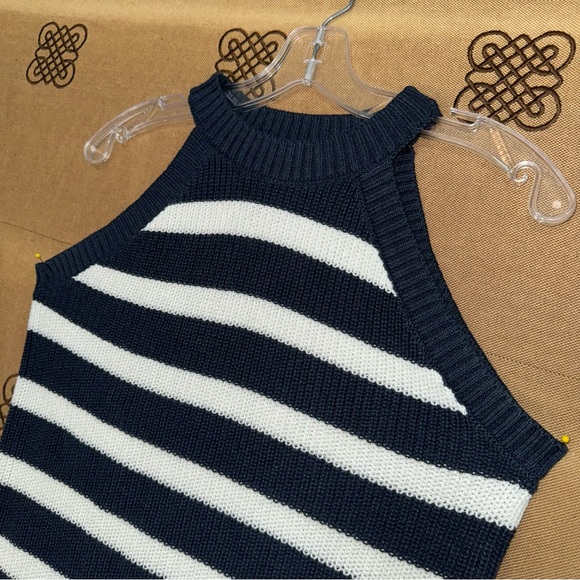 Old Navy NWOT! Navy/White Knit Sleeveless Striped Shaker Stitch Cropped Sweater - Picture 7 of 17